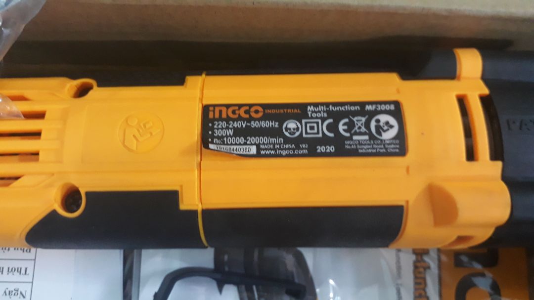 Máy khá khỏe, có điều tốc, cắt các góc khuất hoặc mộng tốt.
Lưỡi cưa gỗ nếu dùng nhiều thì khá mau mòn, do đó cần biết chỗ để mua lưỡi cưa mới.
Tem mác lúc khui máy thì bị bong 1 góc. Chắc do bảo quản không tốt.