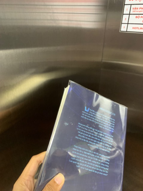 Nhận cuốn sách giao Tiki Now quá tệ. Bẩn. Cẩu Thả. Dính tèm lem keo. Đóng gói đại cho có để giao trong hai tiếng hả?????

ĐÃ BIẾT VÌ SAO TIKI CÀNG NGÀY CÀNG TỆ HẠI VÀ KO AI MUA