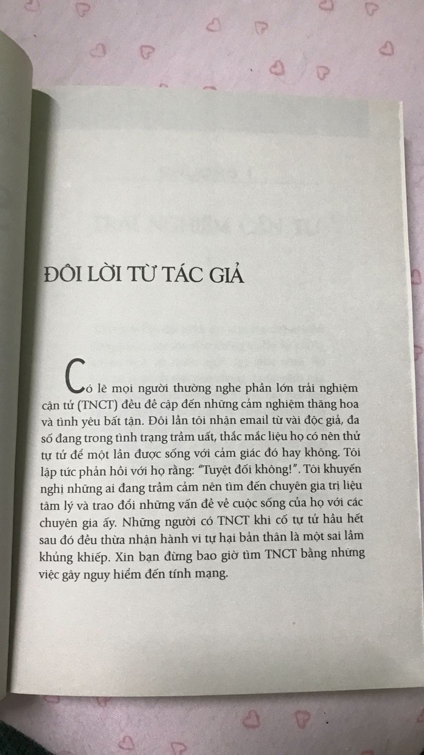 Sách giao đến nhanh chóng, bìa sách cứng cáp, nội dung khá hay đối với mình, những bí ẩn về trải nghiệm cận tử được giải đáp phần nào…..nên đọc nhé các mọt!