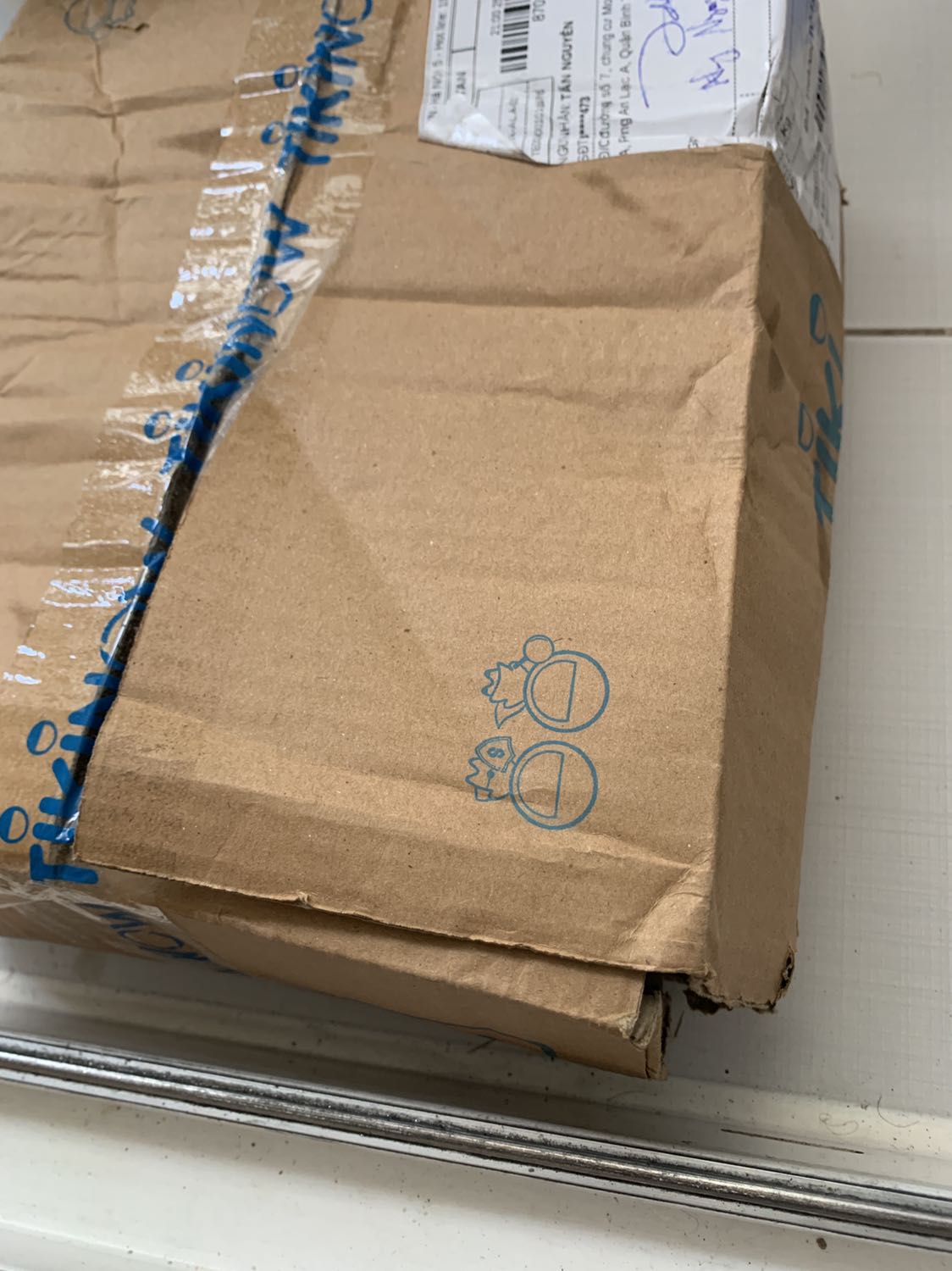 Đóng gói rất chán, ko tôn trọng khách hàng.