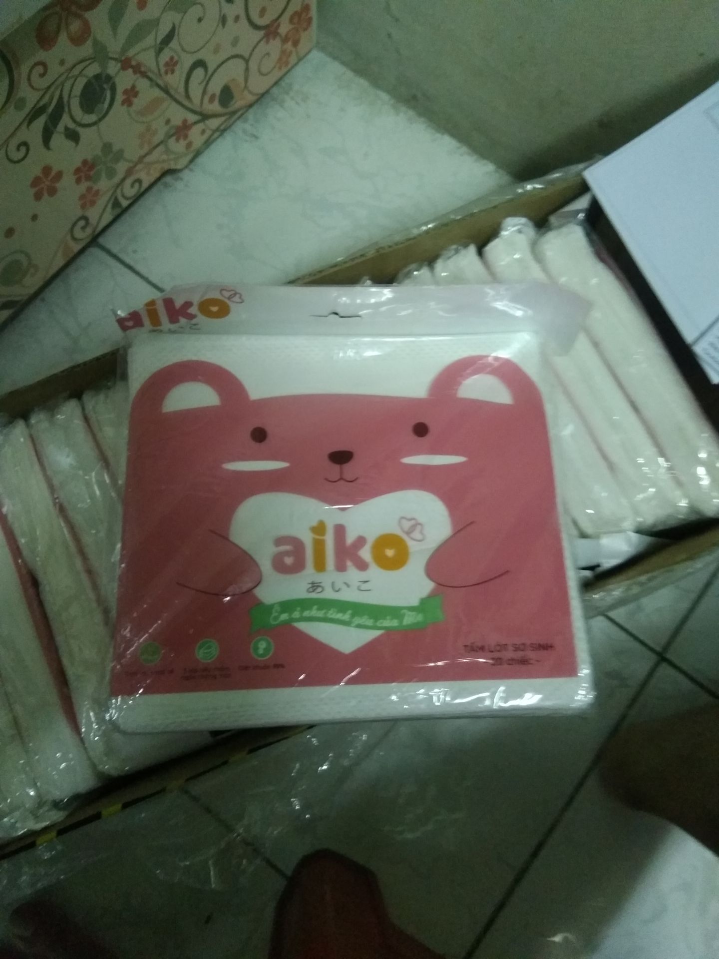 Hàng tốt nhé mọi người. giao trước 1 ngày. nhân viên lịch sử nhã nhặn, hàng mới bao bì đẹp có hướng dẫn sử dụng, chất lượng và rẻ rất nhiều khi mua ở ngoài mà giờ dịch rồi không mua ở ngoài mà mua trên tikitrading nó rẻ va chất lượng. có thư cảm ơn đến khách hàng nhe, và không lổi gì hết nhưng họ vẫn mong mình thông cảm. nếu có 10 sao sẽ cho hết 10 sao. sẽ ủng hộ shop và tikitrading mãi mãi.