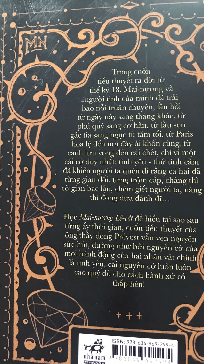 Sách về tay mình có cả nilon bọc kín sách thế nhưng khi xé nilon ra thì ngoài bìa vẫn bị xước rất nhiều (ảnh cuối). Dù lần này may mắn không hỏng gáy nhưng mình góp ý Tiki nên xem lại cách đóng gói hàng hóa, sách Tiki trước nay chỉ nhét mỗi vào hộp và hoàn toàn không có bọc bong bóng. Ngoài những nhược điểm trên thì sách rất đáng đọc, mình có chụp 2 trang cho mng tham khảo chất lượng in và dịch ạ. Sách rất hay và ý nghĩa!