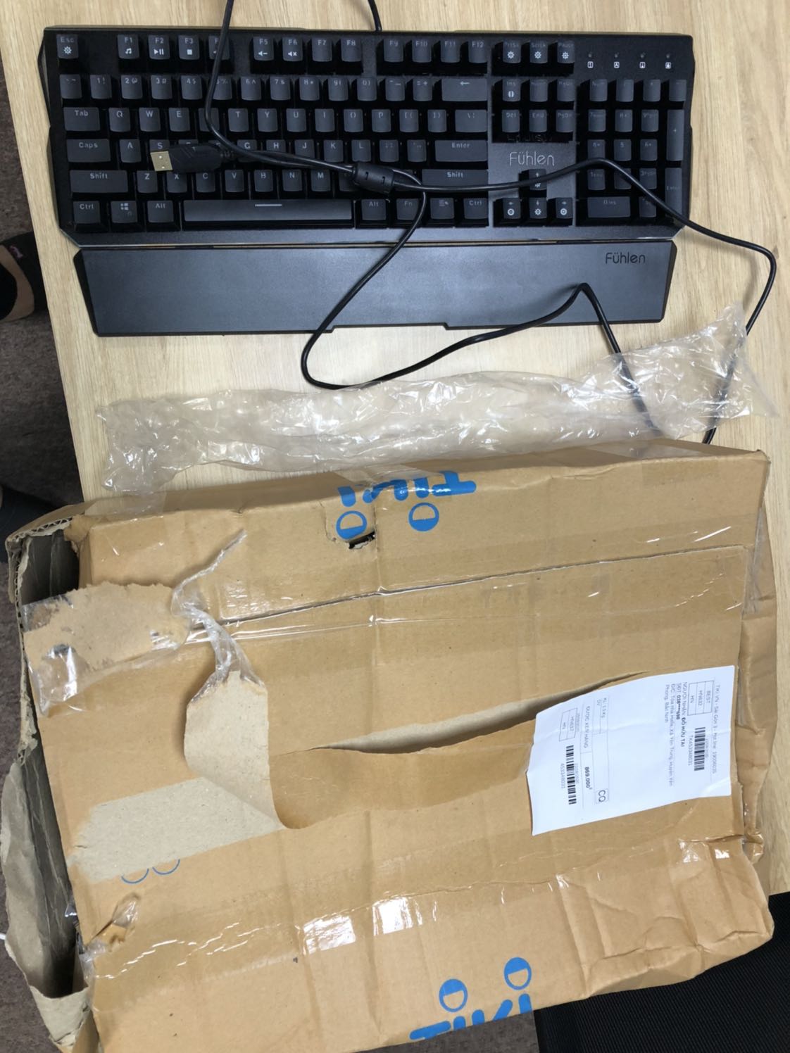 Quá thất vọng với cách đóng gói của shop cũng như tiki. Mình mua hàng mới mà lại giao sản phẩm cho mình không có hộp. Không tem xanh của ninja. Trong quá trong vận chuyển đã bịp móp ở góc. Mình đã mua nhiều đồ ở tiki nhưng thật sự lần này sản phẩm tệ. Vote 1*