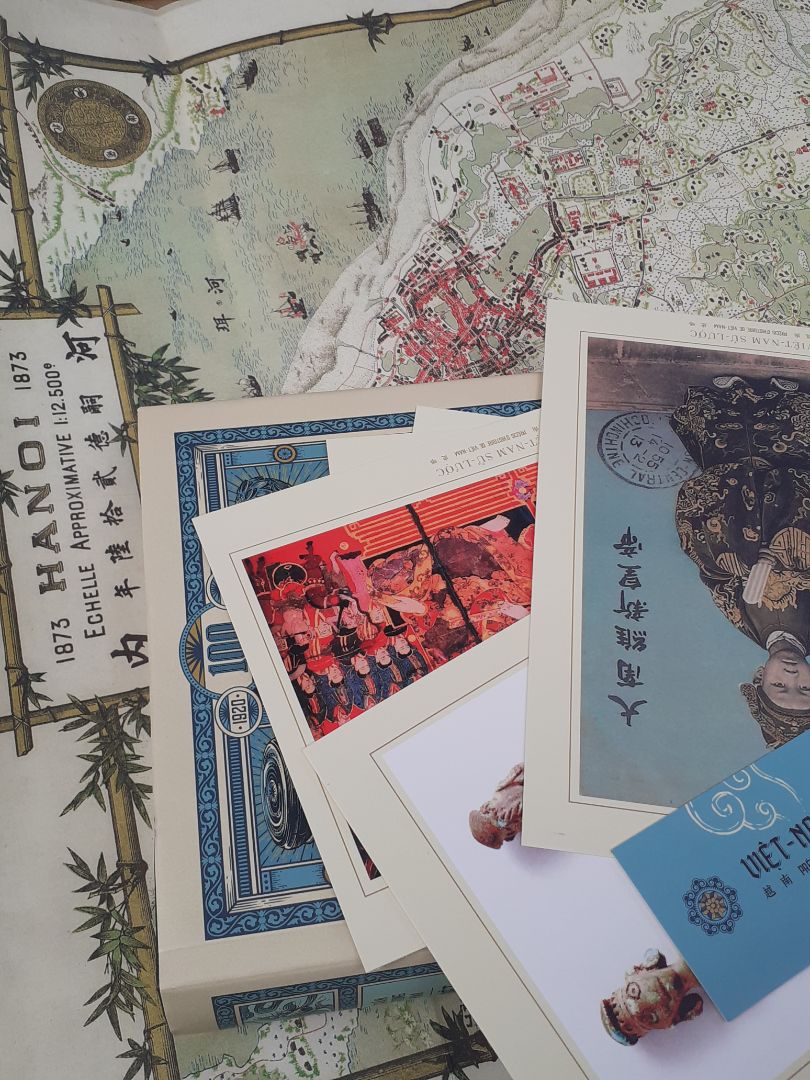 Giao hàng nhanh, đặt trưa hôm trước trưa hôm sau tới rồi. Sách vận chuyển có hơi bị móp bìa ngoài, ngoài ra thì hàng đầy đủ. Về sách trước hết là thấy giọng văn của ông Trần Trọng Kim rất giản dị, đọc dễ nuốt. Giao hàng nhanh, đặt trưa hôm trước trưa hôm sau tới rồi. Sách vận chuyển có hơi bị móp bìa ngoài, ngoài ra thì hàng đầy đủ. Về sách trước hết là thấy giọng văn của ông Trần Trọng Kim rất giản dị, đọc dễ nuốt.