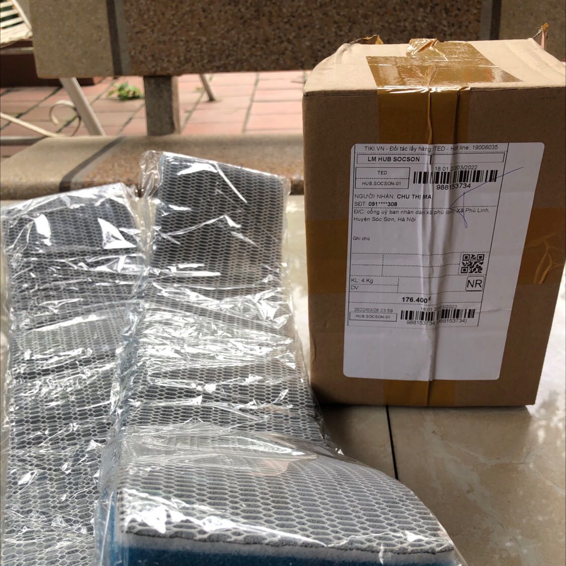 Mua 4 miếng giao có 2 chả hiểu làm ăn kiểu gì ?????