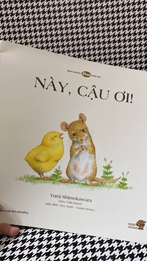 sách đơn giản nhưng k hiểu sao con mình thích thế luôn. nhưng hình vẽ đẹp chắc giống tâm lý bọn nhỏ