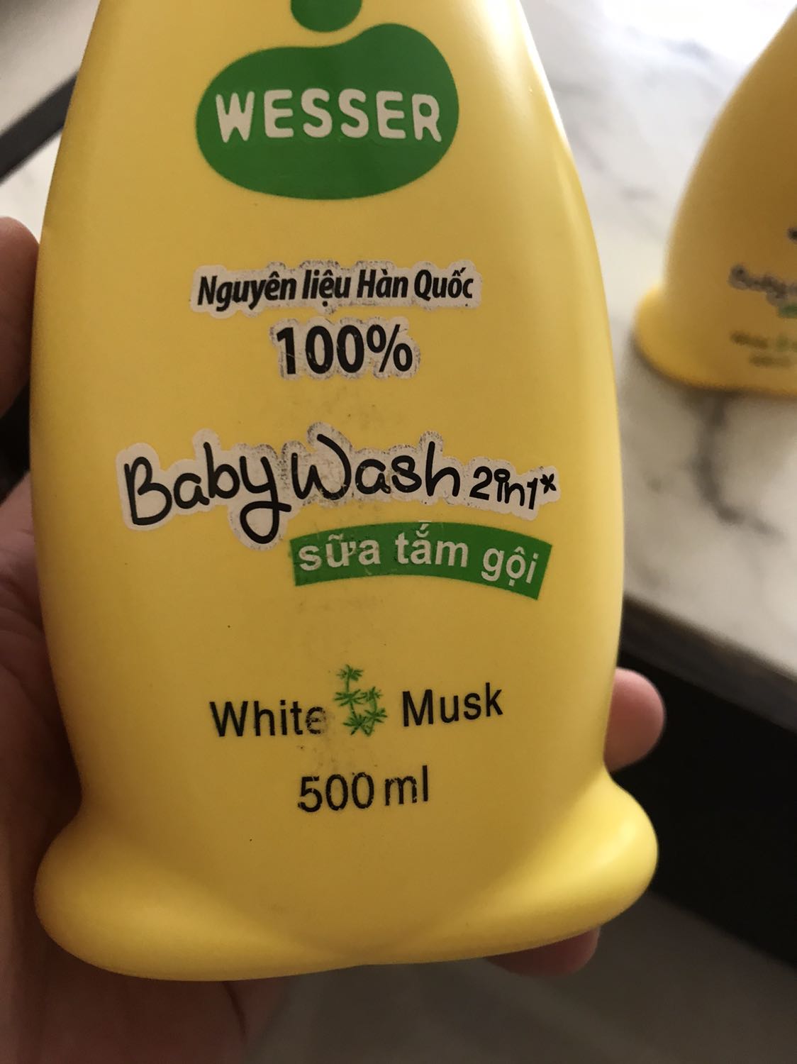 Mình vẫn hay mua loại này cho bé, nhưng lần này tem nhãn bóc ra in lem nhem như hàng giả ý, nên không biết ntn luôn, cho 1 sao thôi Mình vẫn hay mua loại này cho bé, nhưng lần này tem nhãn bóc ra in lem nhem như hàng giả ý, nên không biết ntn luôn, cho 1 sao thôi