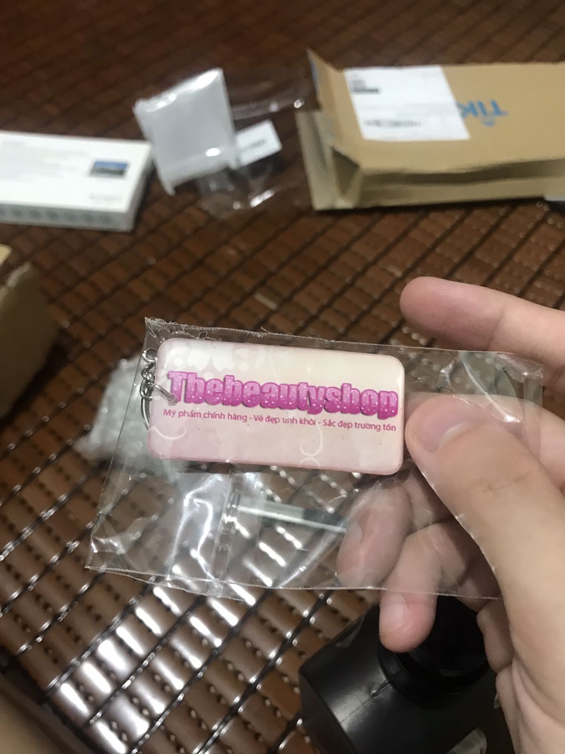 Shop đóng gói cẩn thận hàng oke… mình dùng thử loại này cũng được nhưng khuyên mn dùng màu xanh lá hơn vì thơm kk chất lượng ổn lắm shop