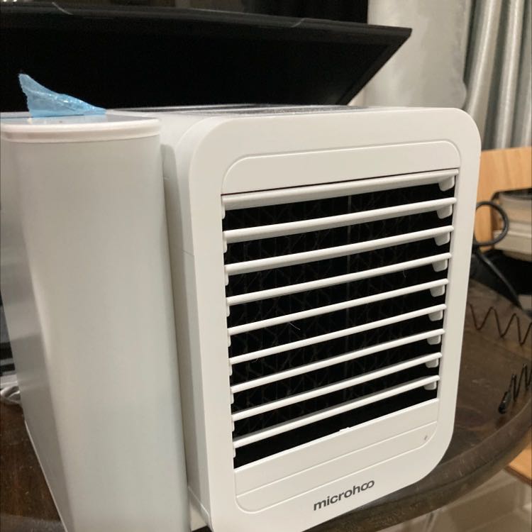 Máy chạy tốt, êm, mát, giao hàng hơi lâu do từ quốc tế.