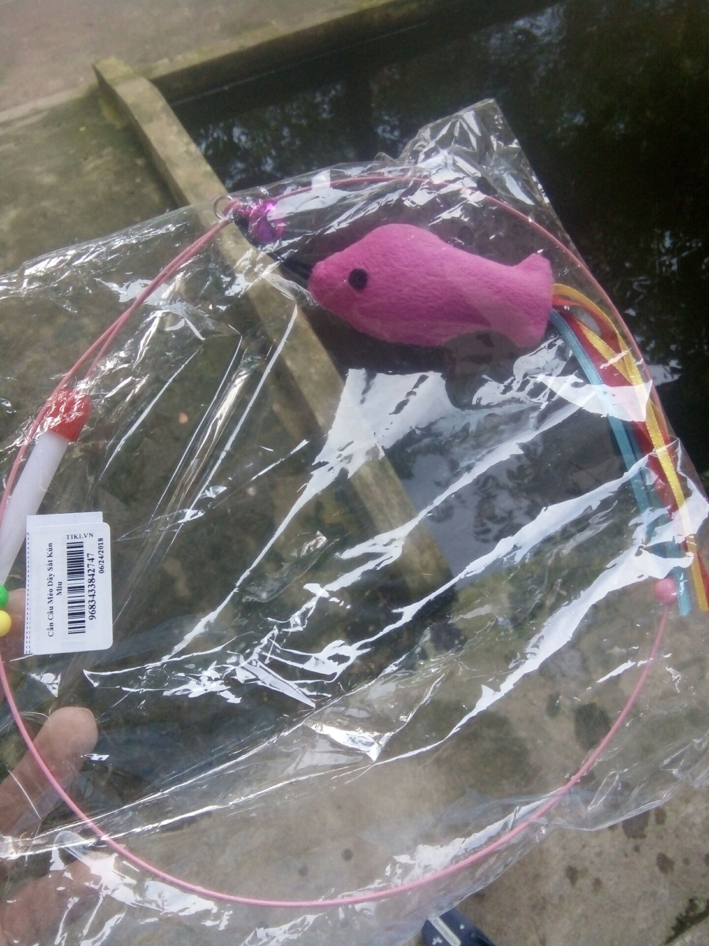 giao hàng không đúng mẫu mã =''= (mua nhúm lông mà giao hình con cá) không thích mỗi điểm này thôi.... nhưng có điều đây là điểm quan trọng nhất? cơ mà... tại sao t vừa mua xong thì nó giảm giá???