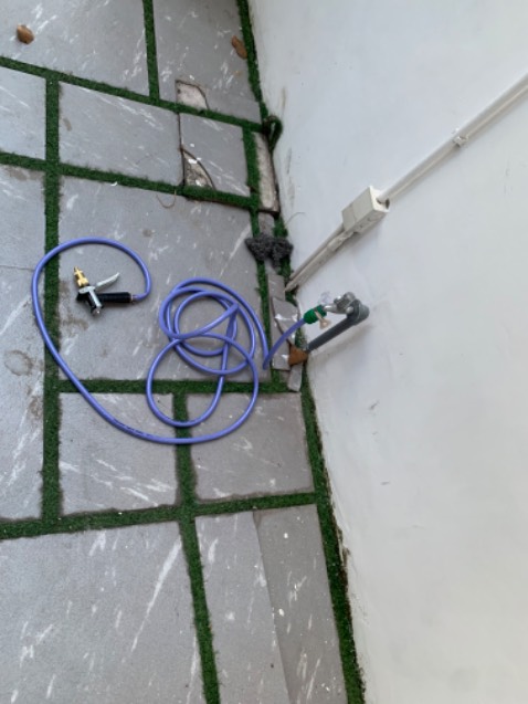 Sản phẩm okay lắm nhé. Lúc đầu thấy hơi xì nước chỗ vòi tiếp xúc với vòi nước nhưng siết chặt lại là okay. Rất hài lòng nhé!