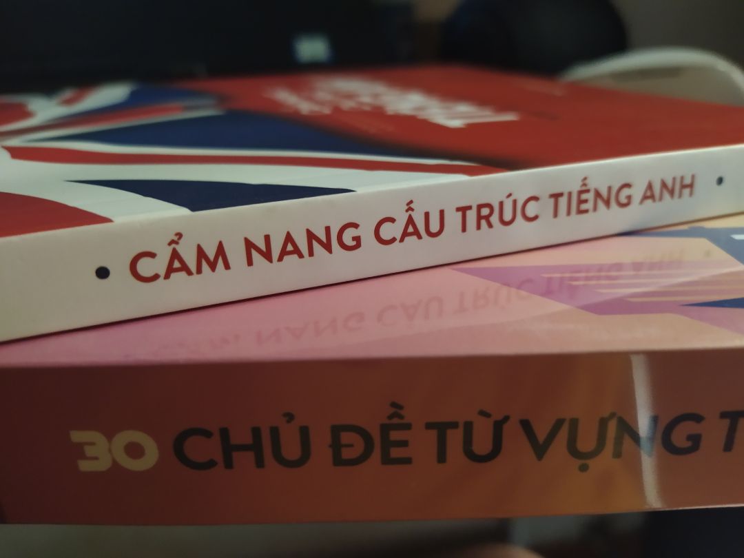 Sách Tiki đóng gói thì không có gì phải bàn. Về chất lượng thì nội dung cuốn này khá dễ học, bao gồm những cấu trúc cơ bản nhất cho những ai muốn cũng cố chắc nền tảng hoặc những người mất gốc muốn học lại từ đầu. Còn những ai đã chắc nền tảng thì mình khuyên có thể bỏ qua.