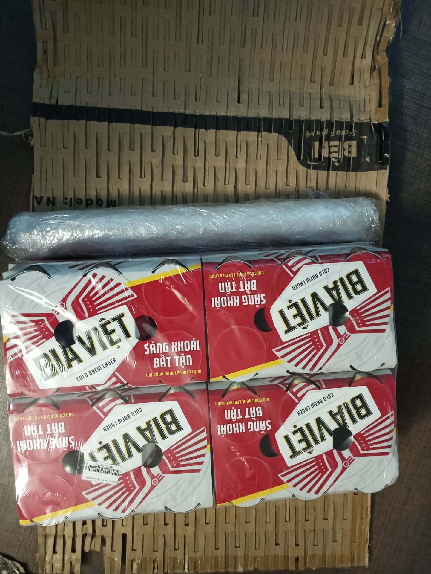 Giao hàng rất nhanh, đóng gói dùng nhiều ni lông quá, bóc ra cuộn lại được cả cuộn. Tiki nên cân nhắc cả tác động đến môi trường nữa. Giảm thiểu sử dụng nhựa.