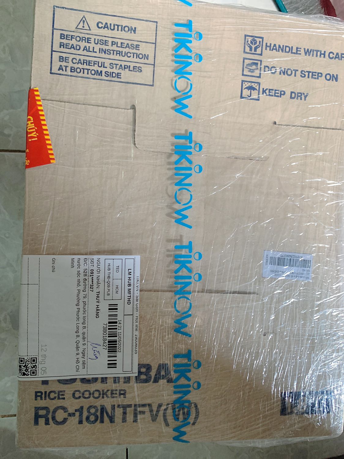 Hàng chính hãng sao không thấy có giấy bảo hành? Không biết cách nào để liên hệ nhà bán hàng , nhà bán hàng vui lòng liên hệ lại giúp mình .... shop cũng k có mục chát với khách hàng .... nồi chưa dùng nên chưa biết chất lượng thế nào Hàng chính hãng sao không thấy có giấy bảo hành? Không biết cách nào để liên hệ nhà bán hàng , nhà bán hàng vui lòng liên hệ lại giúp mình .... shop cũng k có mục chát với khách hàng .... nồi chưa dùng nên chưa biết chất lượng thế nào