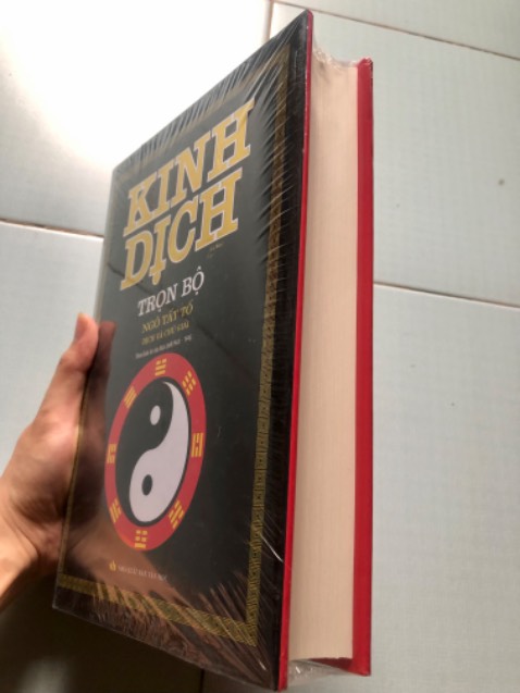 Tiki bọc gói rất cẩn thận, giao hàng nhanh. 
Sách giày đẹp nhé mn