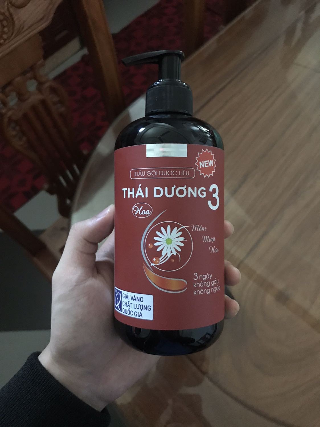 Sorry shop vì lười chụp hình, cơ mà mua giá sale dùng rất oke, kéo xà đỡ mỏi bàn tay. 5* nha