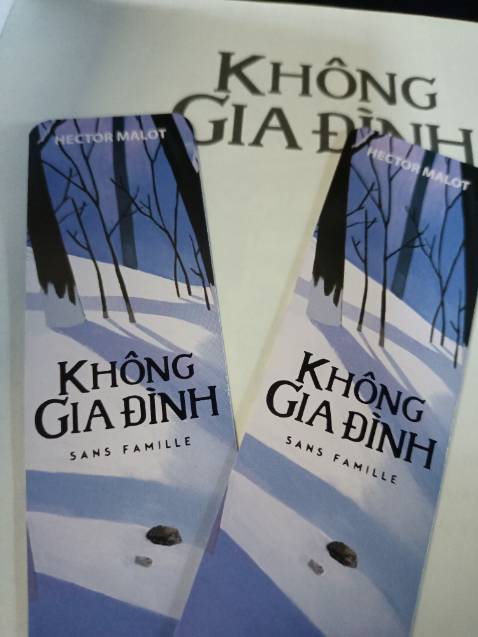 Sách đẹp, ổn, đóng gói ok, chỉ là hơi móp chút góc phải. Mua sách này là được tặng 2c bookmarks hay là do mình may vậy ạ.