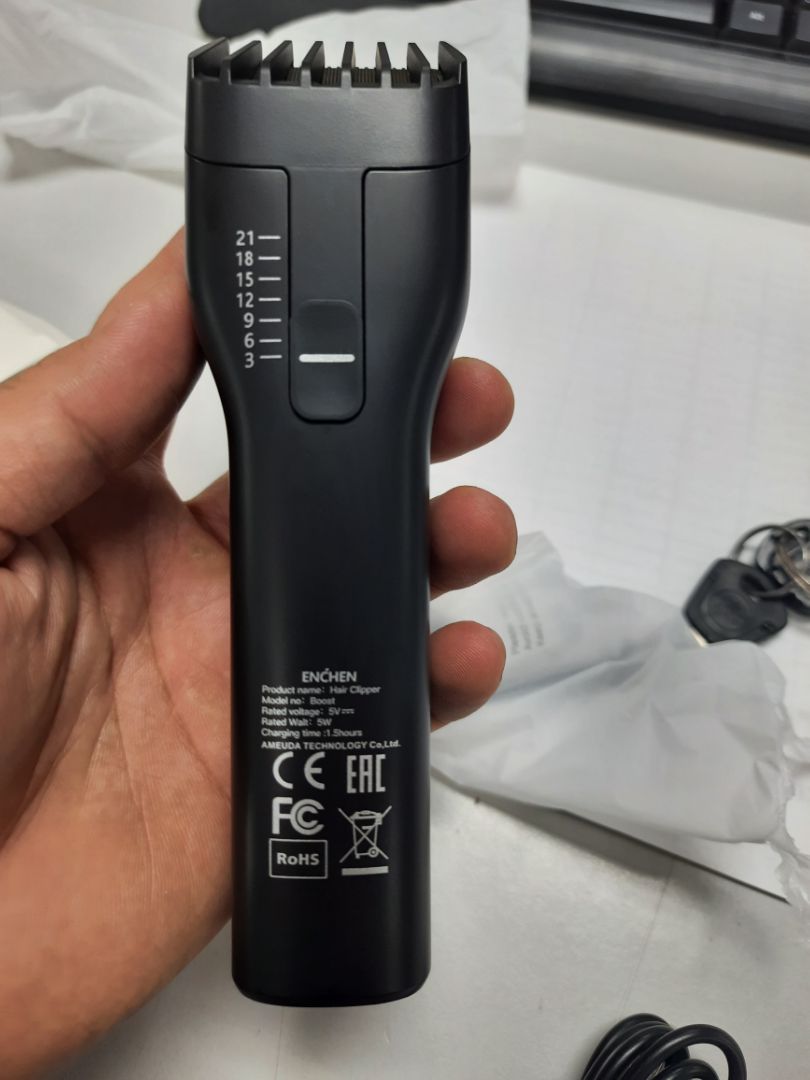 mình mới lấy chưa sử dụng nhưng cảm nhận rất chắc chắn, đường nét sắc xảo, cổng sạc type C