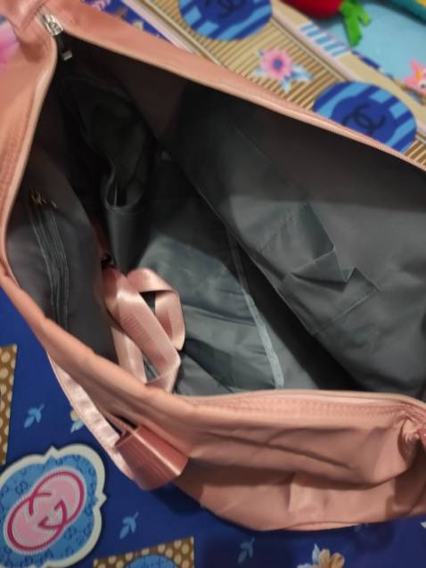 Túi đẹp, nhiều ngăn, giá rẻ, hàng giống hình, sẽ ủng hộ thêm..!