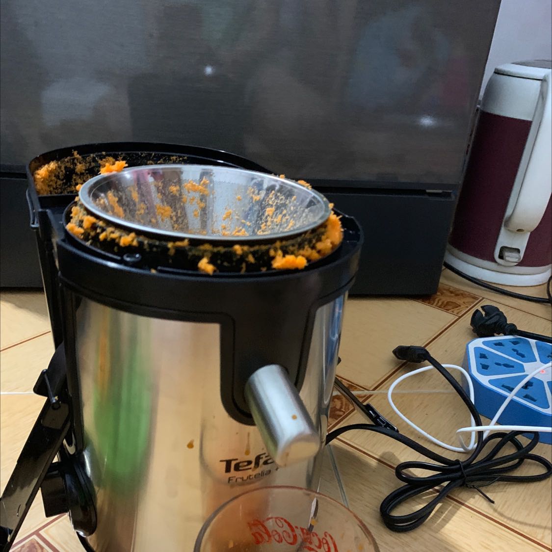 Hàng chất lượng, xem review thấy nghe bảo vắt k khô lắm, nhưng hàng xài xịn xò ngoài sức tưởng tượng. Săn được giá hạt dẻ và được tặng thêm chảo chống dính tefal.
Nói chung 5* cho chất lượng và dịch vị nhé!