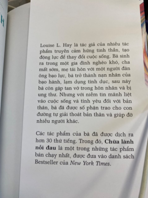 Cuốn sách góp phần thay đổi suy nghĩ, cách sống của 1 ng bạn của mình, nên mình mua thử. Khá hay, chưa đọc hết nên chưa có kết quả rõ ràng. Nhưng hy vọng bản thân sẽ có những thay đổi tích cực. Ah, ghét màu xanh của chữ. Nó khó đọc và bị loá hơn chữ đen