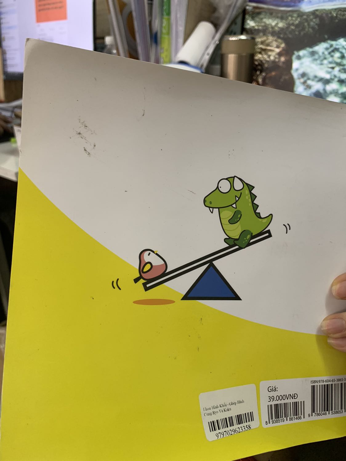 Mình nhận dc sách nhưng sách đã bị dơ, quăn mép như sách cũ. Giải quyết cho mình như thế nào