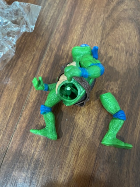 Một bạn bị hư khớp. Nhà bán hàng xem lại