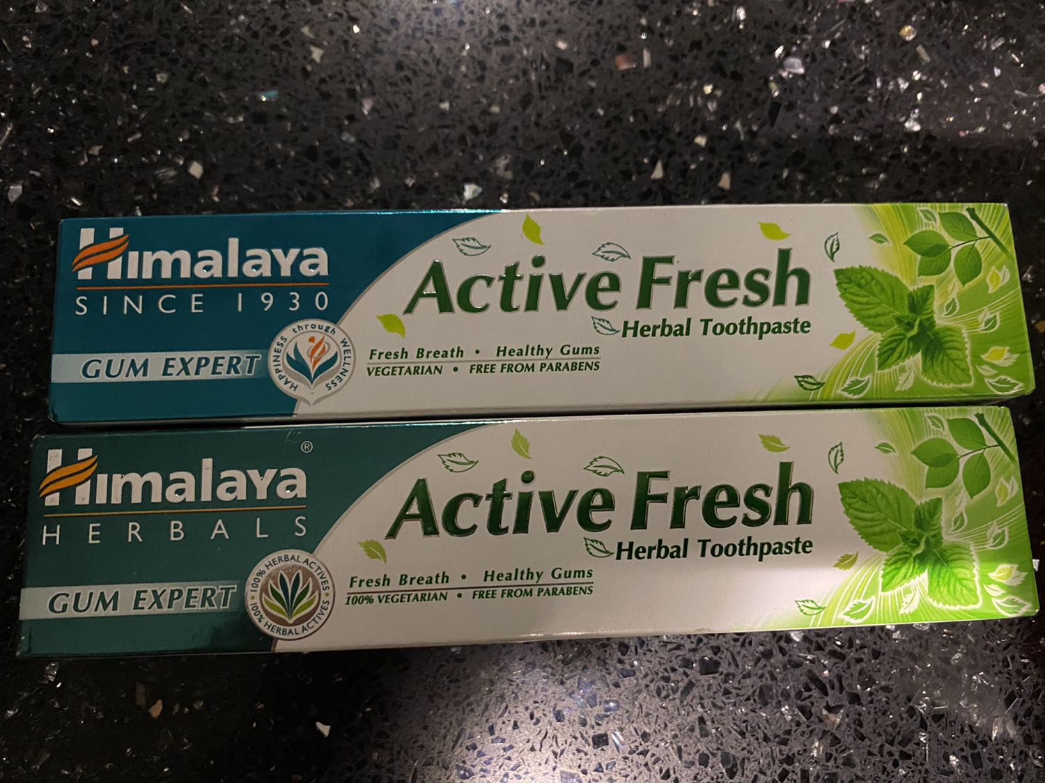 Tiki giao hàng nhanh, đóng gói cẩn thận. Cảm giác thơm mát hơn so với các loại như Colgate…