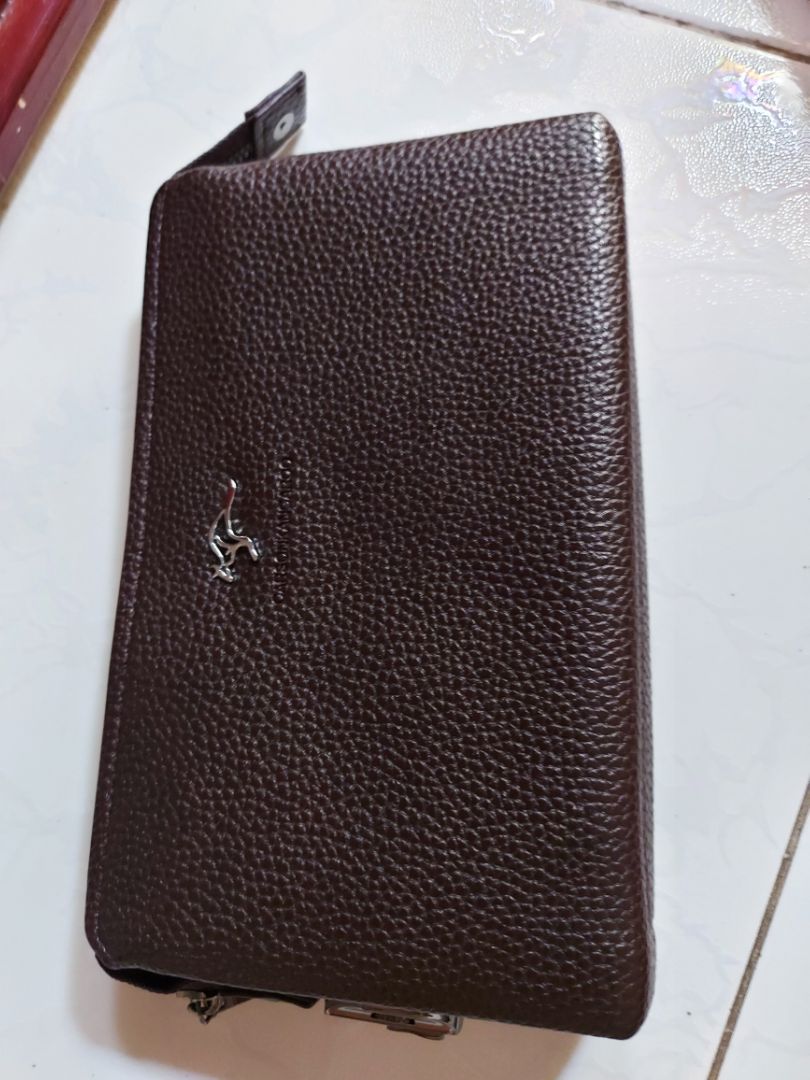 sản phẩm hơi thiếu một chút móc treo ...so với hình quảng cáo ;còn lại công ty chuyển hàng nhanh và rất tốt...