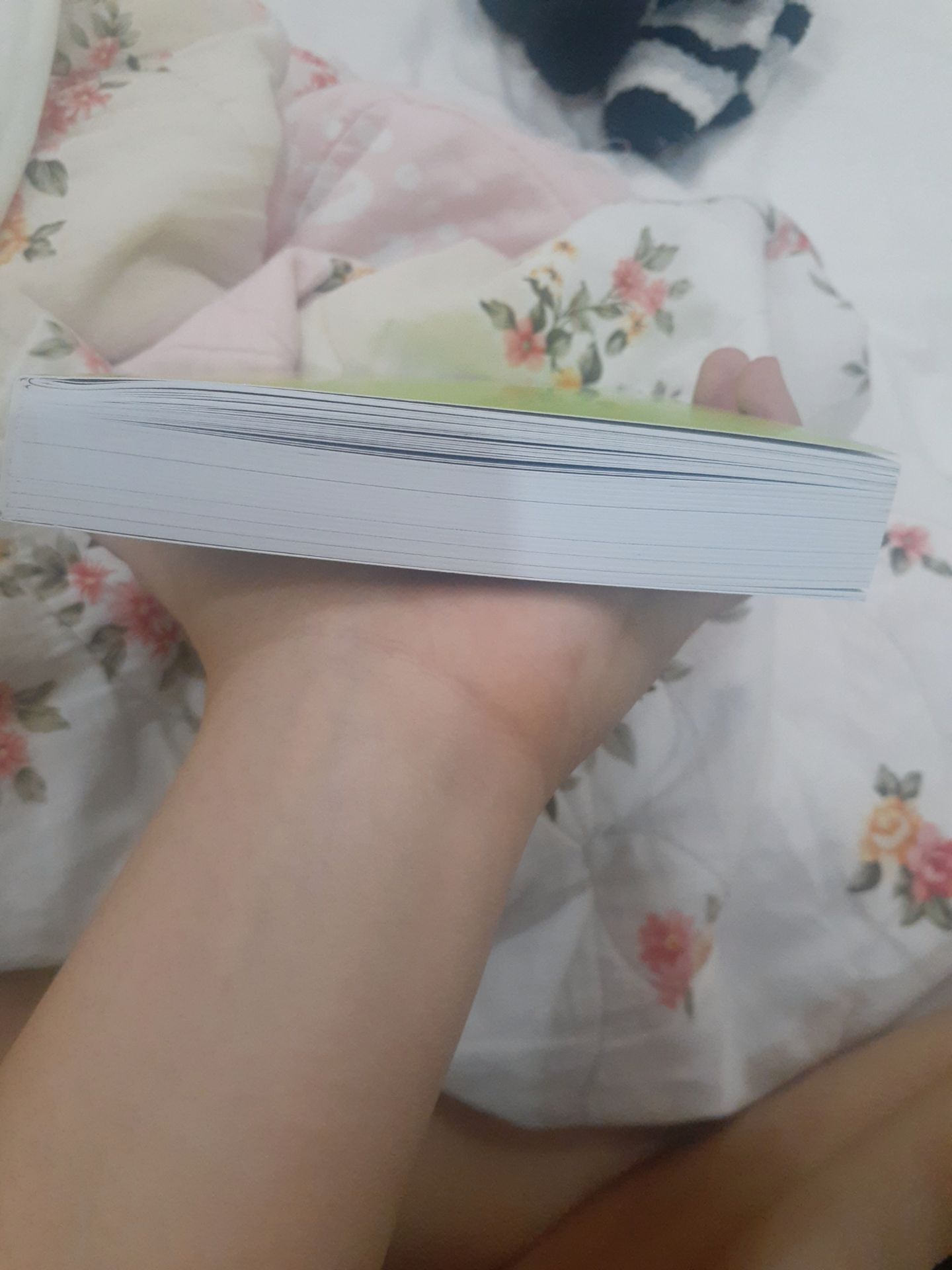 Yêu nhà nói về kiến trúc nội thất. Tác giả Lục Vi đã đưa ra nhiều biện pháp sáng tạo và cụ thể trong việc bố trí phòng ốc. Thường sách kiến trúc toàn nói chung chung nhưng k phải em này nhé. Đáng đọc?