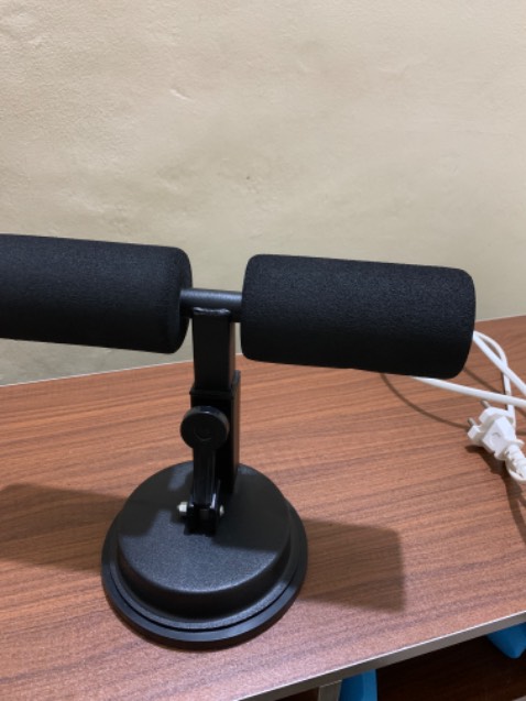 Hàng tốt, nhưng dịch vụ khách hàng hơi yếu. Không biết là hệ thống có hiện *** người nhận hay không nhưng bên shop lại nhắn tin trên app Tiki. Tiếp nữa, sau khi tôi đã hỏi lại 1 loạt câu hỏi, shop đáp đúng 1 câu không ăn nhập gì câu hỏi khách.