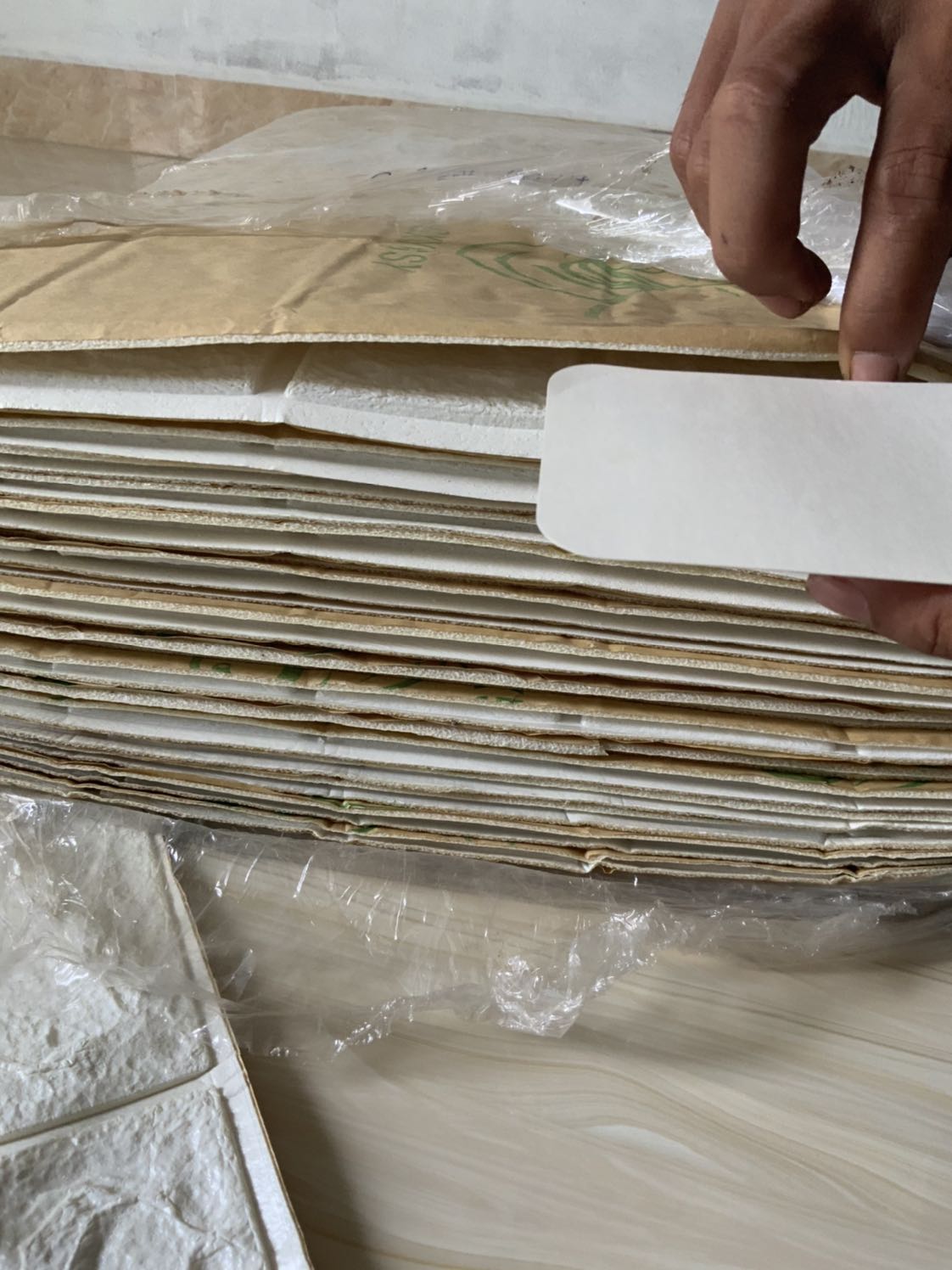 Hàng mỏng, củ, kém chất lượng