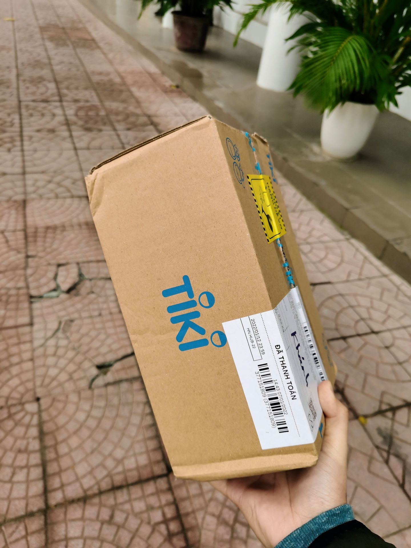 Đóng gói đẹp, giao hàng nhanh, dễ kết nối, *** qua thì rất ổn, app quản lý giao diện trực quan, dễ thao tác, có tiếng Việt. Giá quá tốt cho một sản phẩm thương hiệu nổi tiếng (mình áp mã còn có 449k). Chất lượng thì phải để thời gian trả lời. Nếu ok thì sẽ còn ủng hộ TPLink và Tiki nhiều 😁