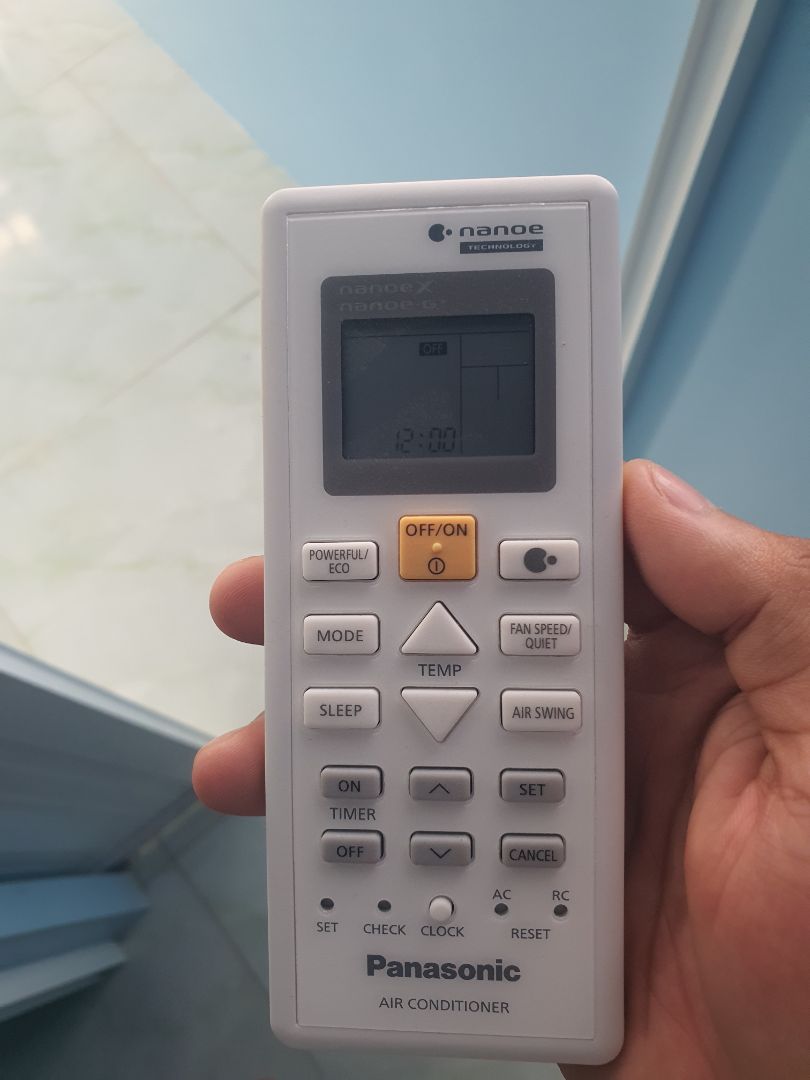 Máy lạnh xài tốt, mình 2 phòng nhỏ lắp 1 cái là dư sức lạnh luôn. Hàng mới tinh, sử dụng được mấy ngày thấy xài êm và ổn nha