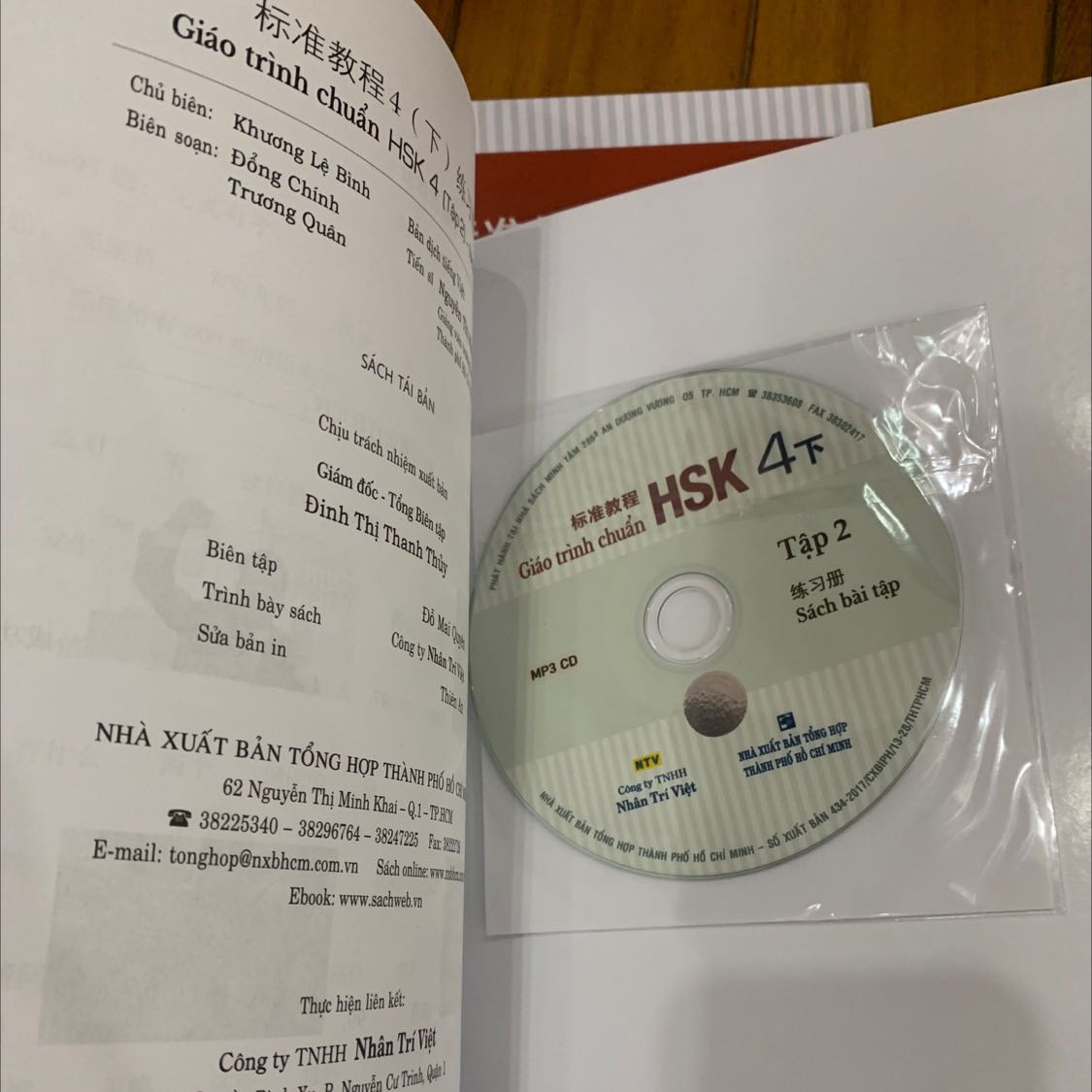 Giao hàng nhanh, đóng gói hàng cẩn thận, sách được giao đến chất lượng