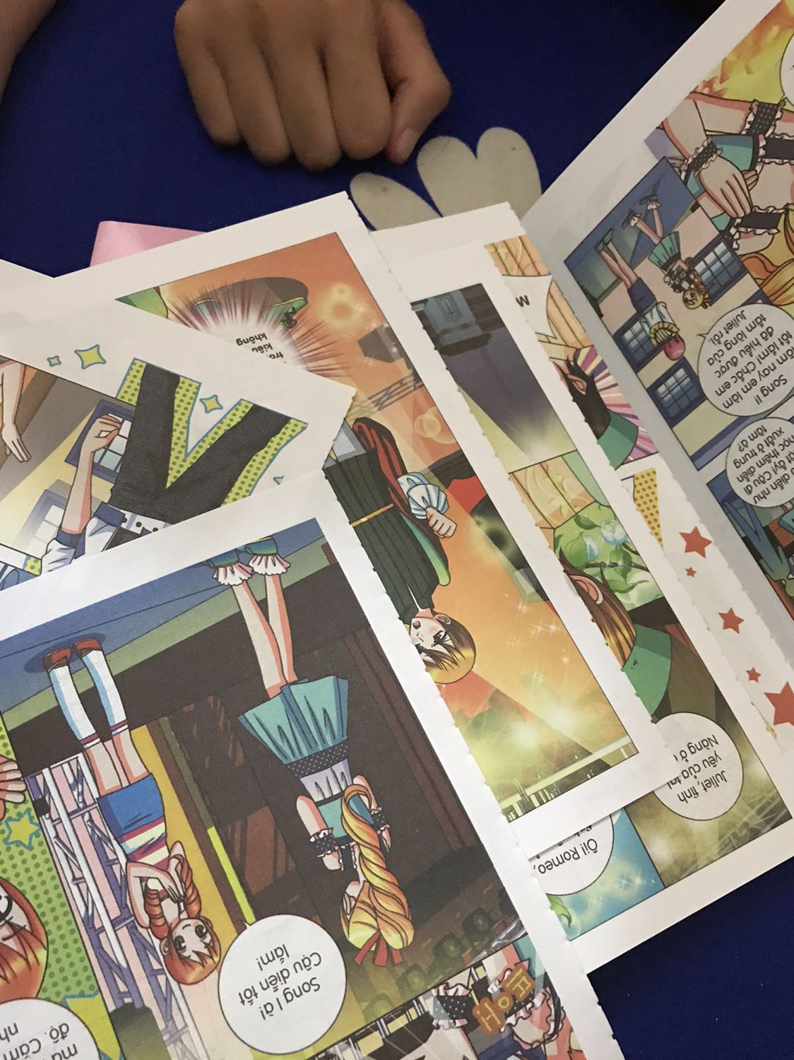 Mới nhận hàng chưa kịp đọc mà sách bung ra hết, buồn dễ sợ :)