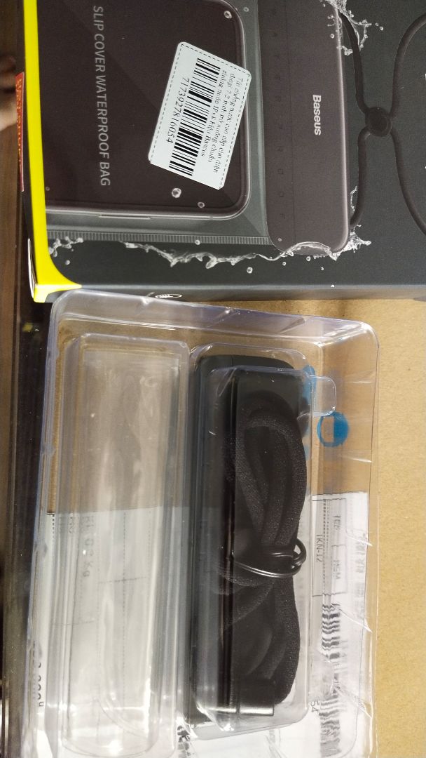 trông chắc chắn. để lặn sâu 30m xem đúng quảng cáo không