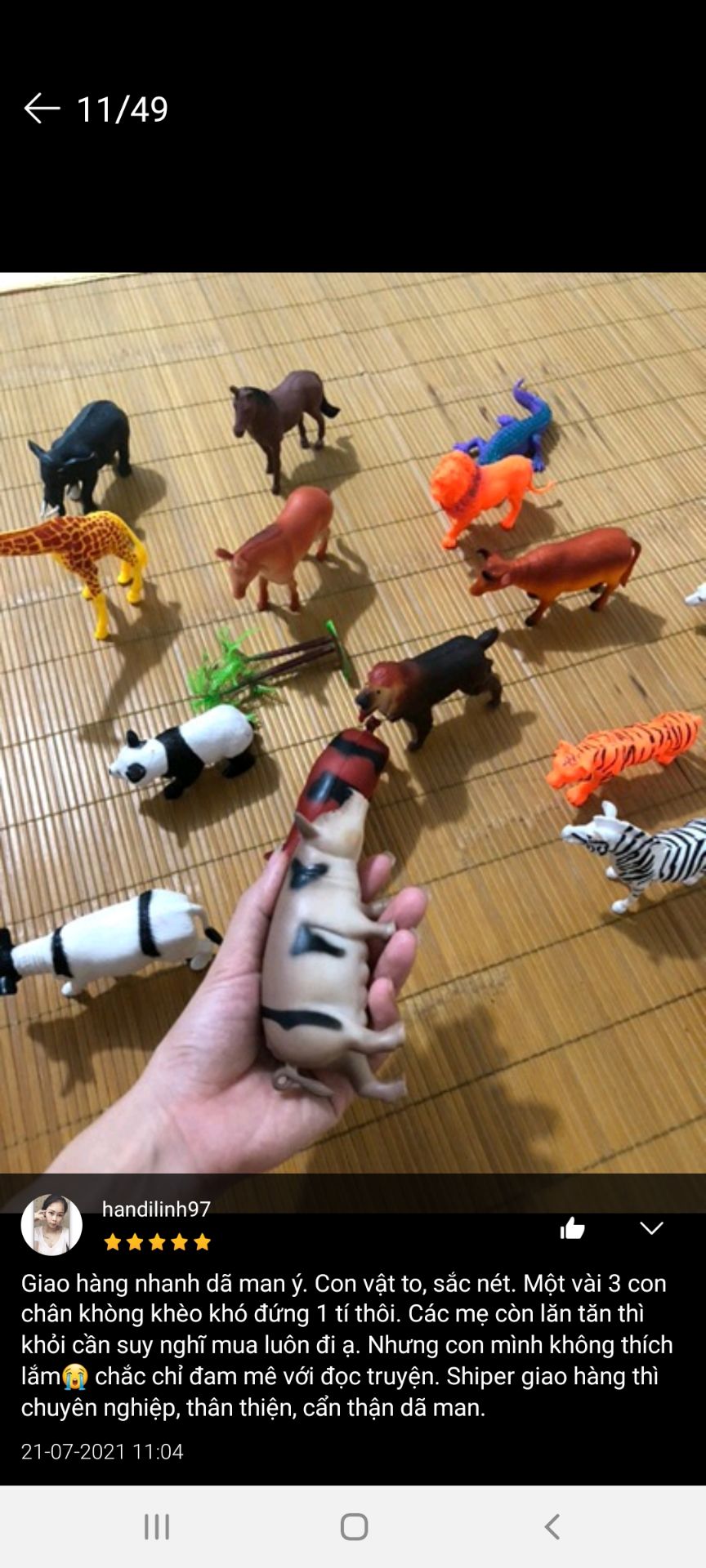 sách rất đẹp bé nhà mình rất thích. mình muốn mua 1 cuốn sách dạng bìa như này về con vật thôi để được nhiều con vật cho bé xem shop có ko ạ