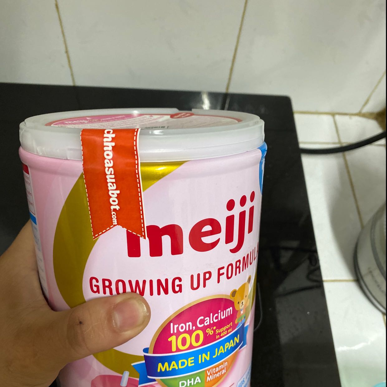 giao hànng siêu nhanh, hàng chính hãng, date xa, tận 2023. giá ổn. may cơ tiki giao nhanh ko tết bé ko đủ sữa uống. thanks tuki