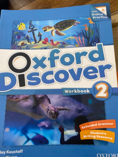 Shop giao rất nhanh. Đóng hàng rất kĩ. Mùi sách thơm. Đặc biệt là sách không bị nhăn như các shop khác