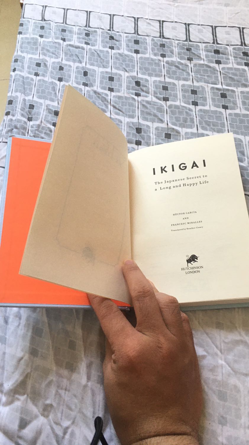 Sách giao nhanh, trang giấy đẹp va cứng, chữ được in rõ và dễ đọc. Đây là cuốn sách mà một người bạn giới thiệu cho mình nên mình đã thấy được giá trên tiki rất tốt nên mua luôn mà không ngần ngại.