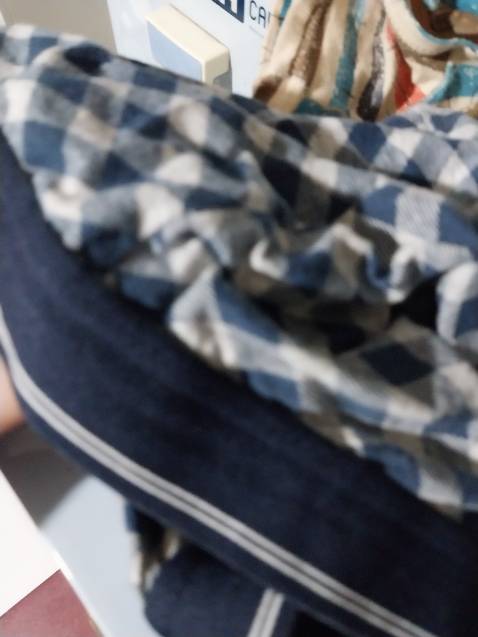 *** bèo nhèo, thun thường,giá 40k là đắc so với thị trường, ko giống hình ảnh mượt mà! Quần này ra quẹo lựa khoảng 15k