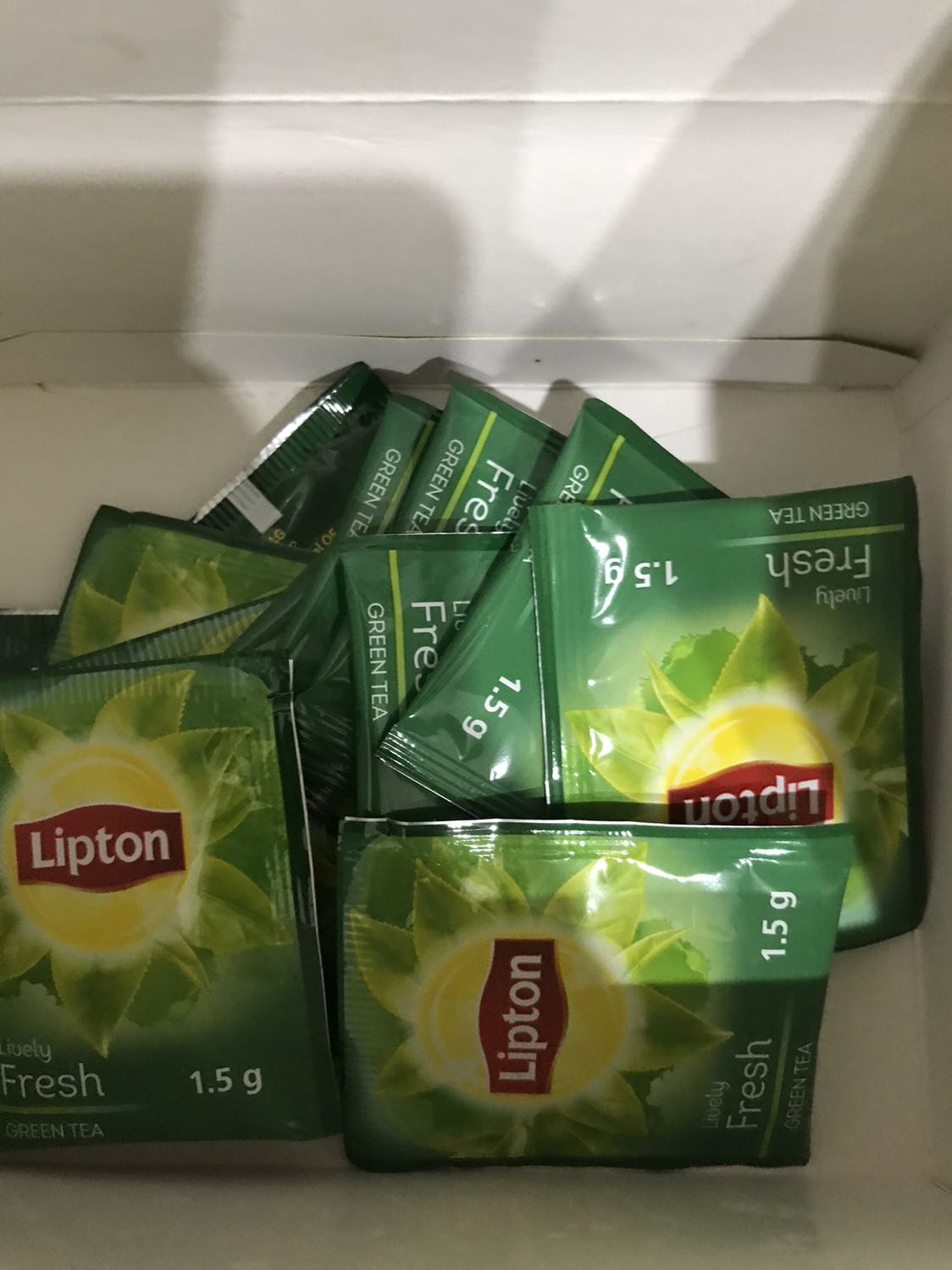 Cực kì hài lòng. Trong hộp có 50 túi rời. Mỗi túi trà là 1 bao riêng. Đẹp, sử dụng lâu ko bị mất mùi. Tiếp tục ủng hộ