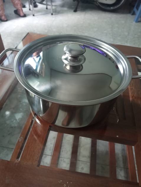 Ba cái soong này rất xinh đẹp. Tôi mong rằng sẽ sử dụng lâu dài và bền.