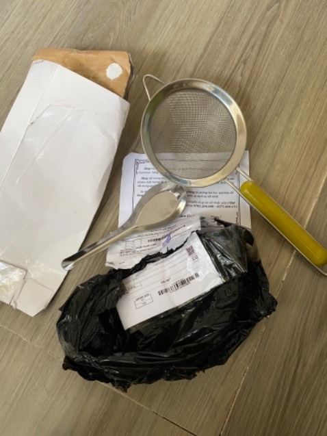 Bao Tặng thìa ăn dặm nhưng là thìa sắt