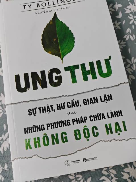 Sách ko có bọc bao mới.
Hơi bị bẩn ngoài xíu, phải lau đi.
Cảm giác sách bị quăng 1 góc lấy ra.
Còn lại ok nên 4*
