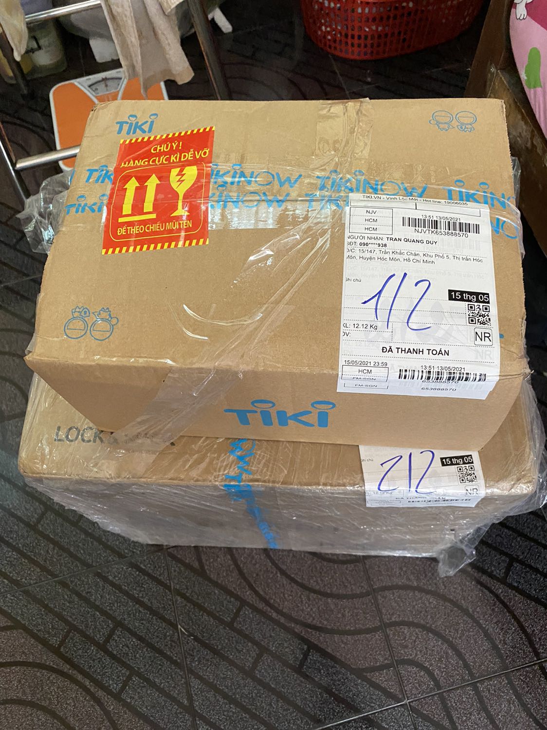 5 sao cho tiki, nhưng 1 sao cho lock&lock
Mua về đang nướng chế độ gà (185 độ trong 40p), đang chạy dc tầm 2-3 phút tự động nhảy sang chế độ làm khô rau củ (30 độ trong 4 tiếng)
Lúc đầu tưởng là tính năng tự chỉnh gì đó, nhưng nhiều lần tiếp theo vẫn bị tự nhảy nhiệt độ và thời gian làm phải đứng canh sợ bị nhảy nhiệt độ hư đồ ăn
Gọi tổng đài hỏi thì có khả năng bị chạm mạch
Giờ phải tự đem cái nồi to đùng ra cửa hàng bảo hành ???