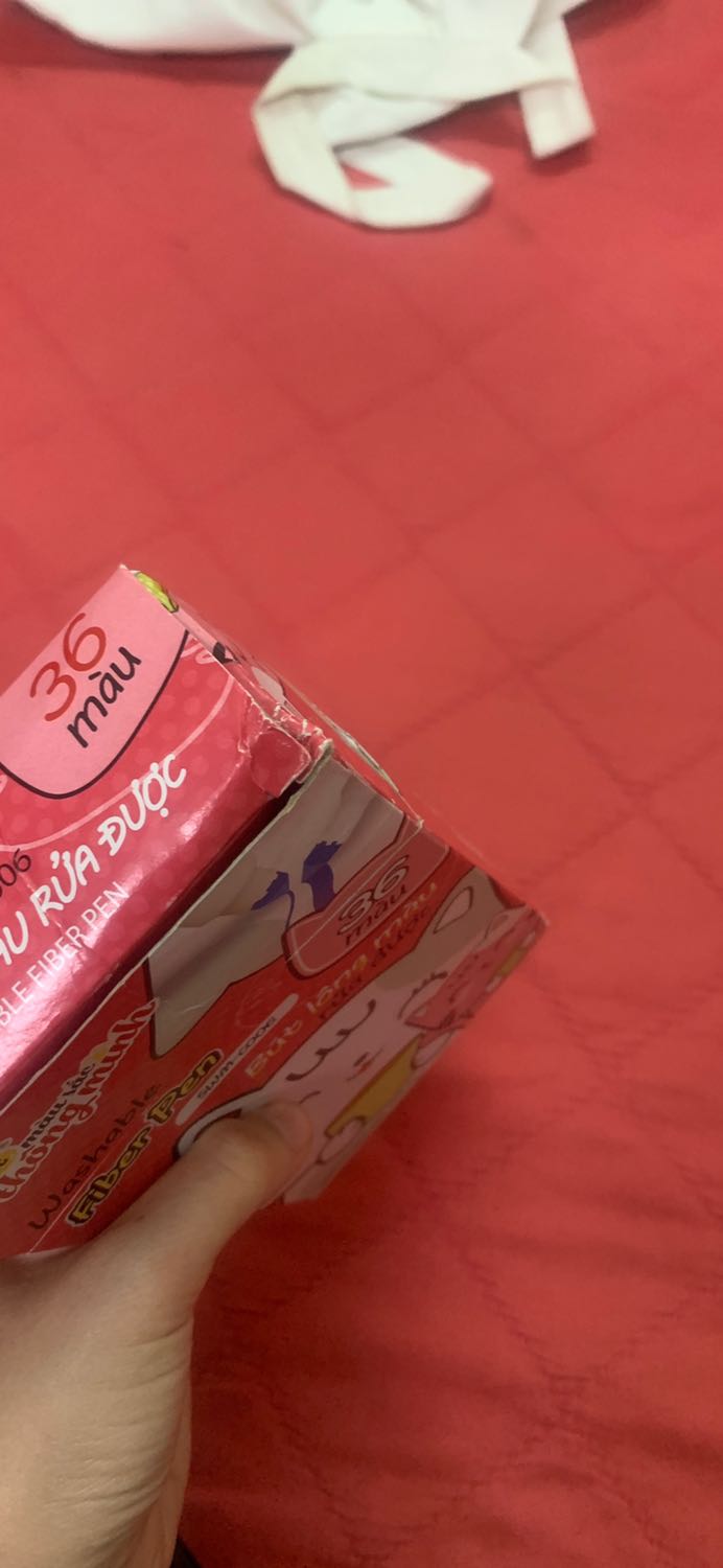 Hàng xấu, hộp bị bóp méo, nhìn chẳng ra gì. Gói hàng kém, không có bọc xốp. Lúc nhận hàng thì chỉ muốn vứt đi vì đồ quá xấu và hộp thì nhìn quá rách nát. Mua đồ tặng bạn nhưng hộp lại méo mó thế này chỉ muốn vứt đi. Không bao giờ mua lại Hàng xấu, hộp bị bóp méo, nhìn chẳng ra gì. Gói hàng kém, không có bọc xốp. Lúc nhận hàng thì chỉ muốn vứt đi vì đồ quá xấu và hộp thì nhìn quá rách nát. Mua đồ tặng bạn nhưng hộp lại méo mó thế này chỉ muốn vứt đi. Không bao giờ mua lại