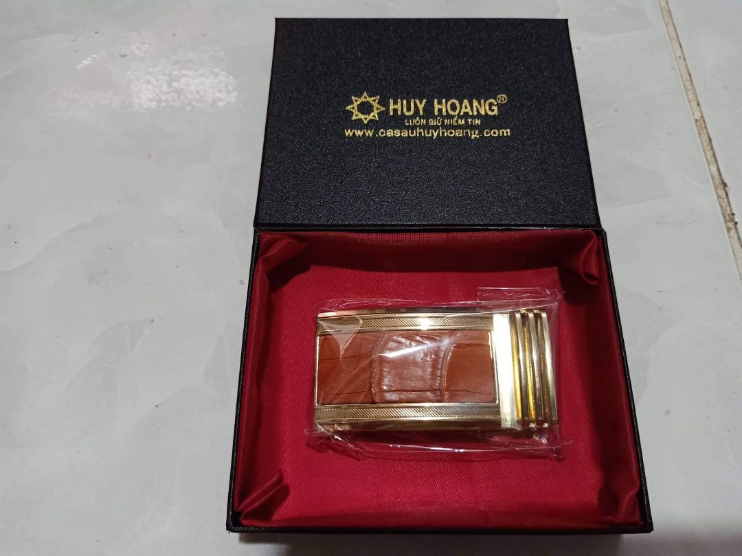 đầu khoá nam vừa vặn, rất hợp với dây nịt đang sử dụng.