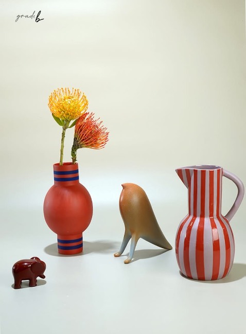 Sách mới nguyên seal, ko cấn móp gì, tặng bookmark và lời cảm ơn rất chu đáo. Tks shop.